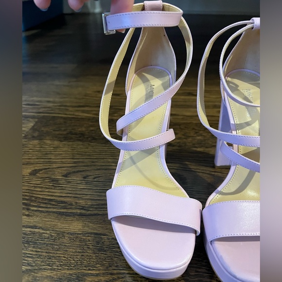 Michael Kors Charlize Platform Sandals Size 6 - Picture 2 of 4